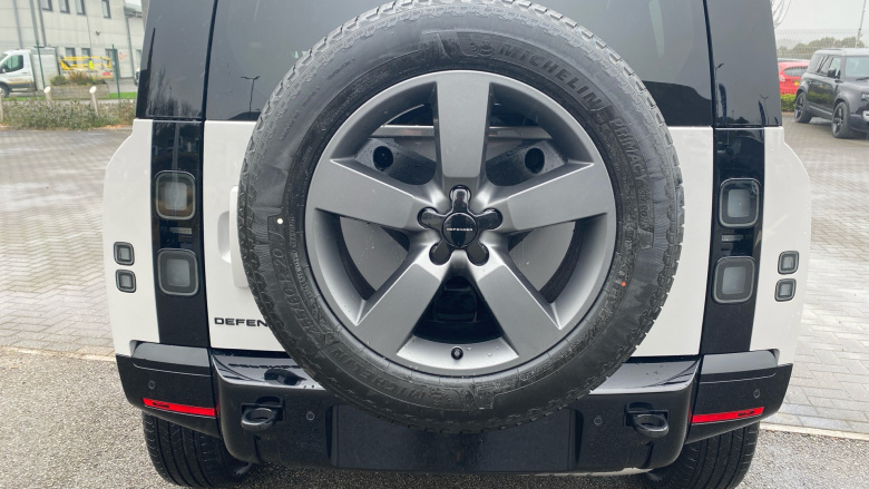 Land Rover Defender 3.0 D250 X-Dynamic SE 90 3dr Auto Diesel Estate